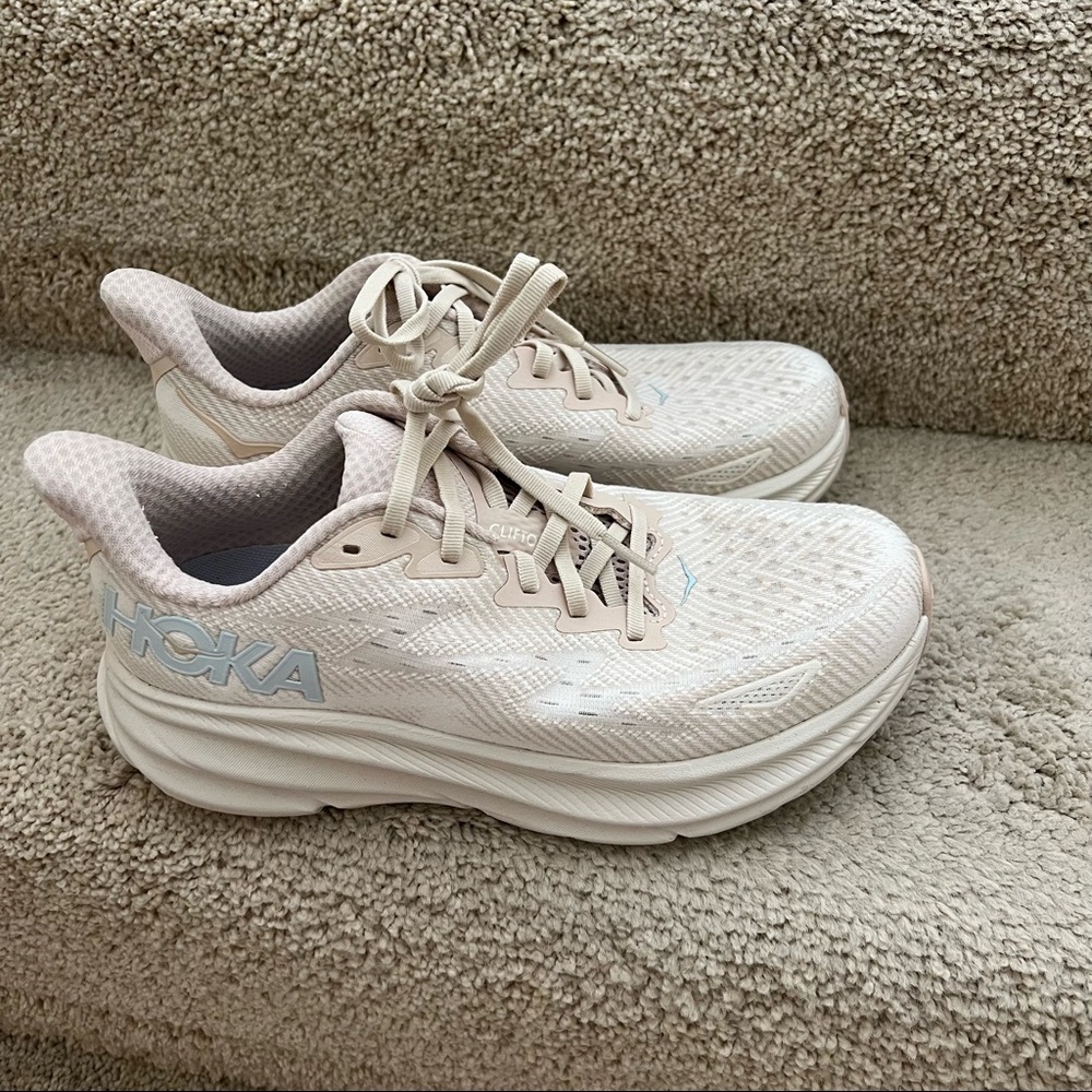Women’s Hokas, Clifton